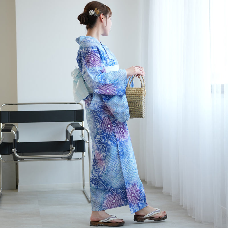 【 utatane 有松絞り 浴衣3点セット ( ゆかた・帯・下駄 ) 涼風に流れる花】フリーサイズ　特選シリーズ 伝統工芸 日本製 国内縫製 手縫い併用  （5010259411）