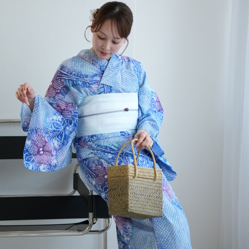 【 utatane 有松絞り 浴衣3点セット ( ゆかた・帯・下駄 ) 涼風に流れる花】フリーサイズ　特選シリーズ 伝統工芸 日本製 国内縫製 手縫い併用  （5010259411）