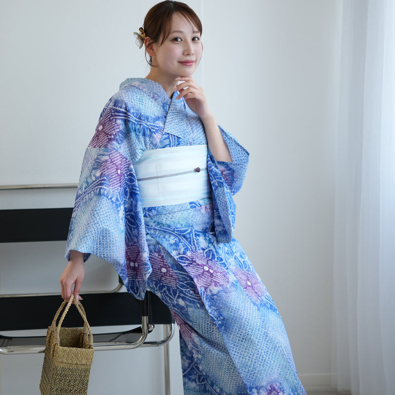 【 utatane 有松絞り 浴衣3点セット ( ゆかた・帯・下駄 ) 涼風に流れる花】フリーサイズ　特選シリーズ 伝統工芸 日本製 国内縫製 手縫い併用  （5010259411）