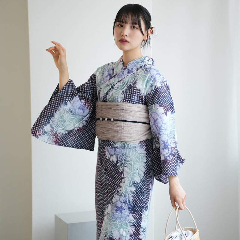 【 utatane 有松絞り 浴衣3点セット ( ゆかた・帯・下駄 ) 赤紫に流れる朝顔】フリーサイズ　特選シリーズ 伝統工芸 日本製  紗献上 単衣帯  国内縫製 手縫い併用 （5010260011）
