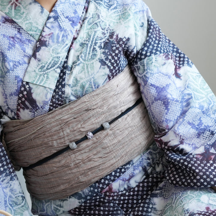utatane 有松絞り 浴衣3点セット ( ゆかた・帯・下駄 ) 赤紫に流れる