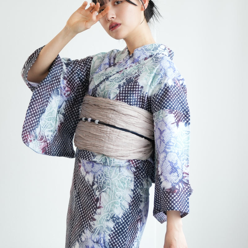 【 utatane 有松絞り 浴衣3点セット ( ゆかた・帯・下駄 ) 赤紫に流れる朝顔】フリーサイズ　特選シリーズ 伝統工芸 日本製  紗献上 単衣帯  国内縫製 手縫い併用 （5010260011）