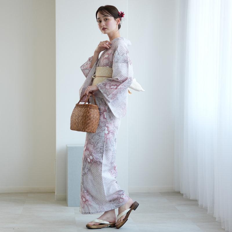 【 utatane 有松絞り 浴衣3点セット ( ゆかた・帯・下駄 ) グレイッシュピンクに流れる花】フリーサイズ　特選シリーズ 伝統工芸 日本製 国内縫製 手縫い併用  （5010260111）