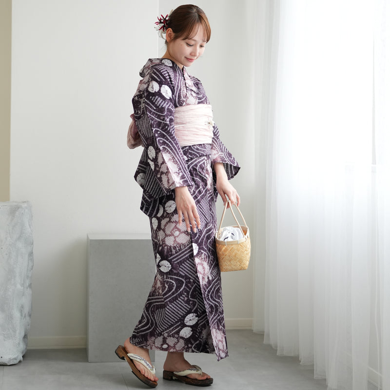 【 utatane 有松絞り 浴衣3点セット ( ゆかた・帯・下駄 ) アメジストに流水花】フリーサイズ　特選シリーズ 伝統工芸 日本製  紗献上 単衣帯  国内縫製 手縫い併用 （5010260211）