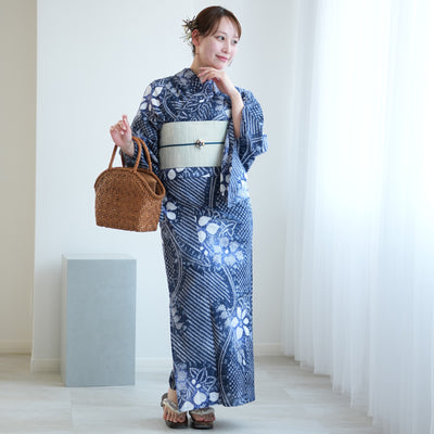 【 utatane 有松絞り 浴衣3点セット ( ゆかた・帯・下駄 ) 鉄紺にひらく花】フリーサイズ　特選シリーズ 伝統工芸 日本製 国内縫製 手縫い併用  （5010260411）