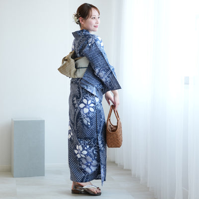 【 utatane 有松絞り 浴衣3点セット ( ゆかた・帯・下駄 ) 鉄紺にひらく花】フリーサイズ　特選シリーズ 伝統工芸 日本製 国内縫製 手縫い併用  （5010260411）