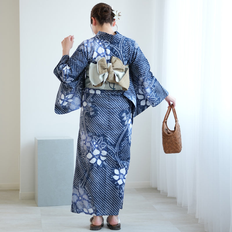 【 utatane 有松絞り 浴衣3点セット ( ゆかた・帯・下駄 ) 鉄紺にひらく花】フリーサイズ　特選シリーズ 伝統工芸 日本製 国内縫製 手縫い併用  （5010260411）