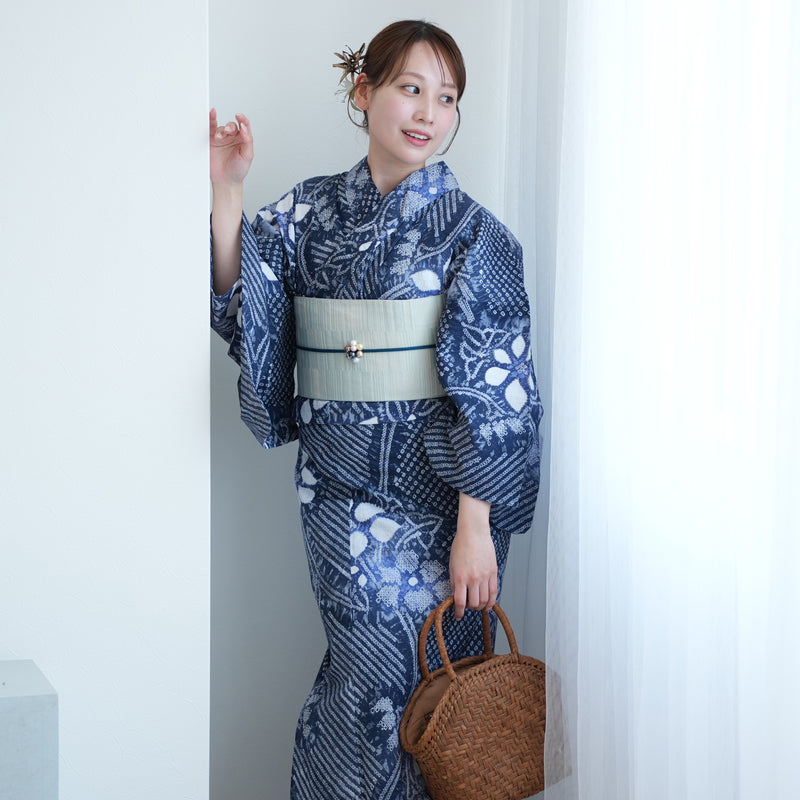 【 utatane 有松絞り 浴衣3点セット ( ゆかた・帯・下駄 ) 鉄紺にひらく花】フリーサイズ　特選シリーズ 伝統工芸 日本製 国内縫製 手縫い併用  （5010260411）