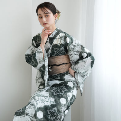 【 utatane 有松絞り 浴衣3点セット ( ゆかた・帯・下駄 ) 抹茶色の梵天】フリーサイズ　特選シリーズ 伝統工芸 日本製  紗献上 単衣帯  国内縫製 手縫い併用 （5010260611）