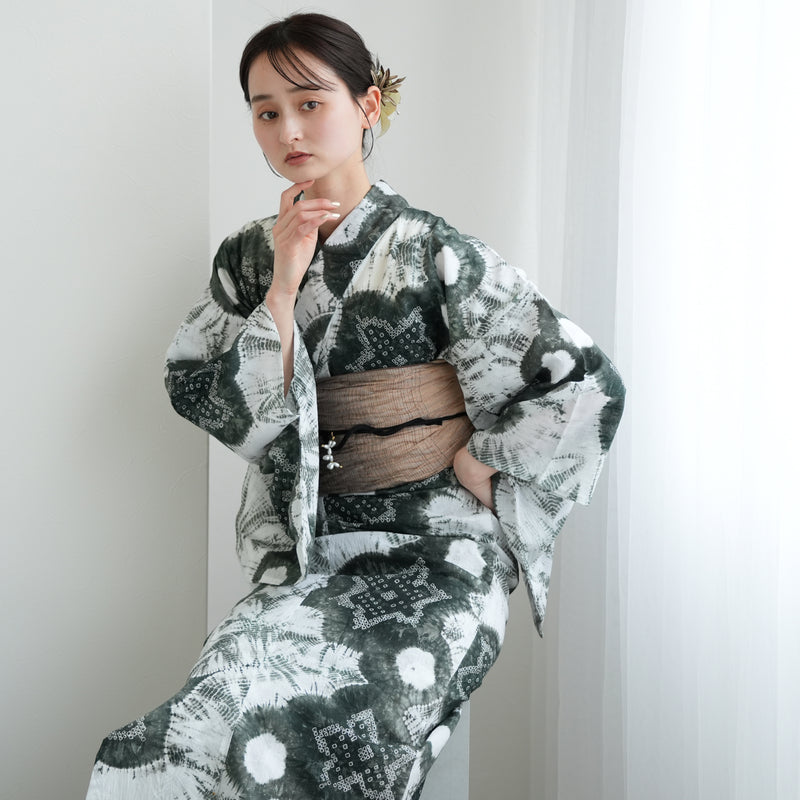 【 utatane 有松絞り 浴衣3点セット ( ゆかた・帯・下駄 ) 抹茶色の梵天】フリーサイズ　特選シリーズ 伝統工芸 日本製  紗献上 単衣帯  国内縫製 手縫い併用 （5010260611）