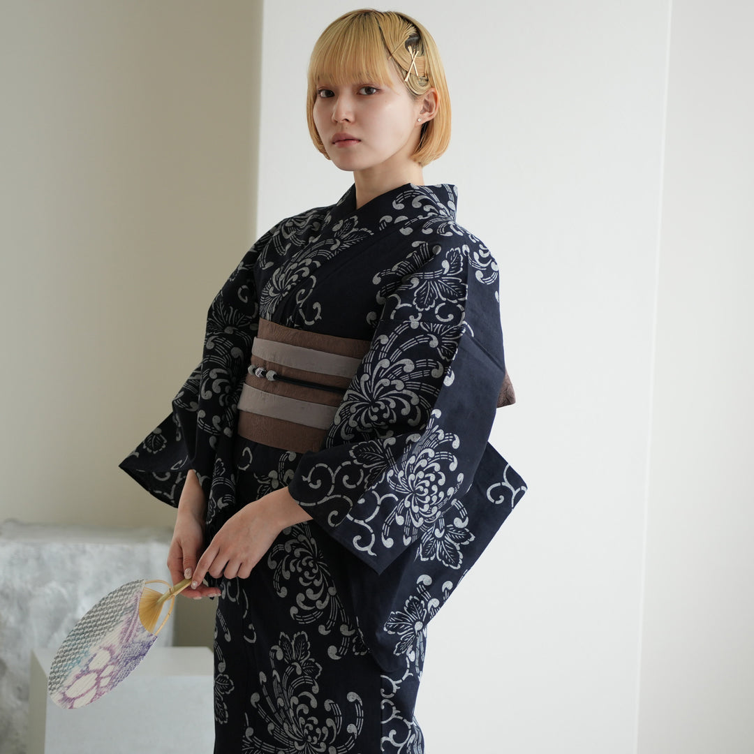 utatane×注染工房 浴衣3点セット（ゆかた・帯・下駄）赤坂紬 黒地に