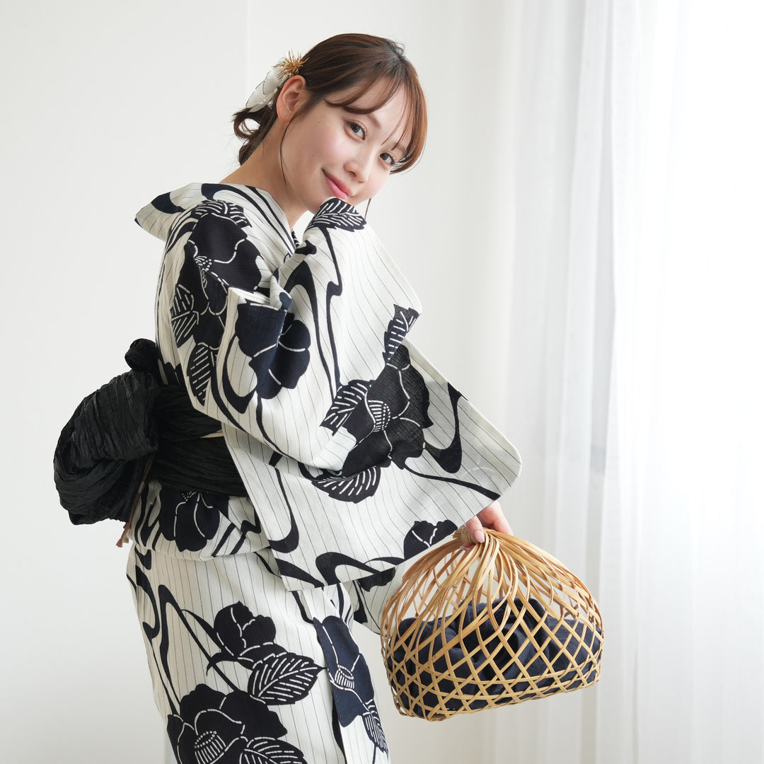 ももん様⭐︎【utatane】浴衣+帯+下駄＋帯締め　新品未使用品 売り切りSALE☆utatatane 新品 浴衣三点セット(帯・下駄) あざみ