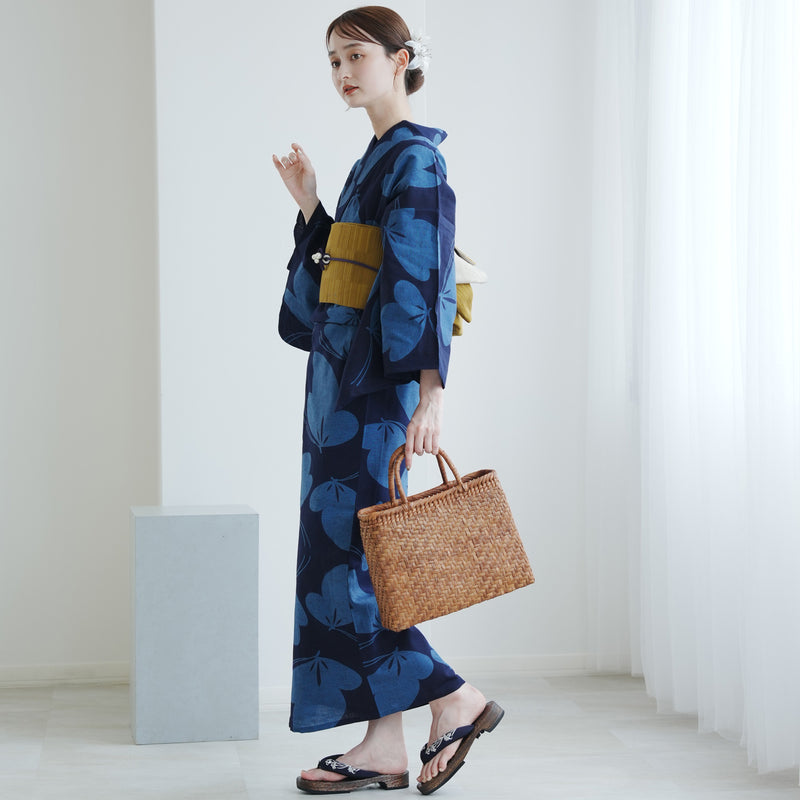 【utatane × 注染工房 浴衣3点セット（ゆかた・帯・下駄）赤坂紬　青藍に紋白蝶】フリーサイズ  日本製 小幅生地使用 特選シリーズ 注染 本染め  手縫い併用国内縫製 奈良の職人さんの手染め （5010262911）