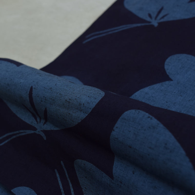 【utatane × 注染工房 浴衣3点セット（ゆかた・帯・下駄）赤坂紬　青藍に紋白蝶】フリーサイズ  日本製 小幅生地使用 特選シリーズ 注染 本染め  手縫い併用国内縫製 奈良の職人さんの手染め （5010262911）