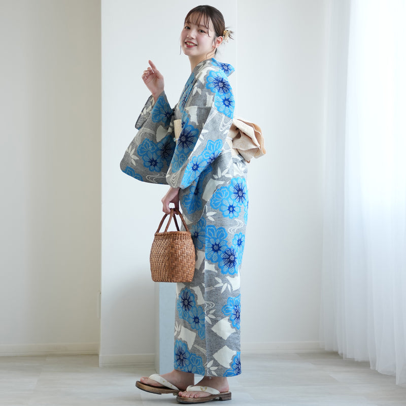 【utatane×注染工房 浴衣3点セット（ゆかた・帯・下駄） 赤坂紬　上品グレーに滲みブルーの小菊と扇面】フリーサイズ  日本製 小幅生地使用 特選シリーズ 注染 本染め  手縫い併用国内縫製 奈良の職人さんの手染め （5010263311）
