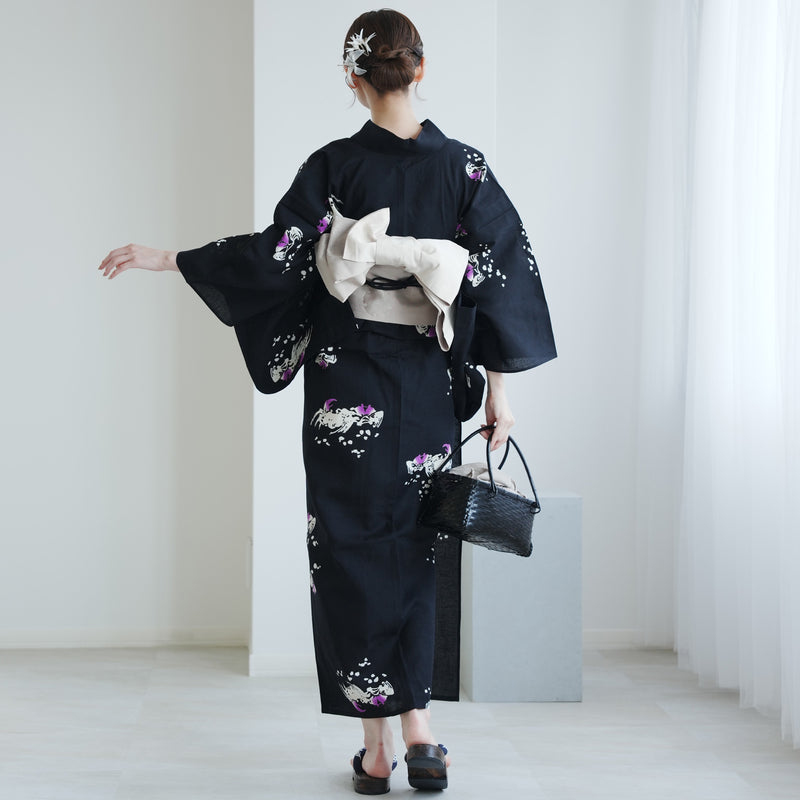【utatane × 注染工房 浴衣3点セット（ゆかた・帯・下駄）赤坂紬　黒地に小さな蟹】フリーサイズ  日本製 小幅生地使用 特選シリーズ 注染 本染め  手縫い併用国内縫製 奈良の職人さんの手染め （5010264311）
