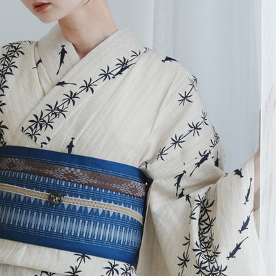 【utatane × 注染工房 浴衣3点セット（ゆかた・帯・下駄）先染めベージュに黒の水草めだか】フリーサイズ  日本製 小幅生地使用 特選シリーズ 注染 本染め  手縫い併用国内縫製 奈良の職人さんの手染め （5010264711）