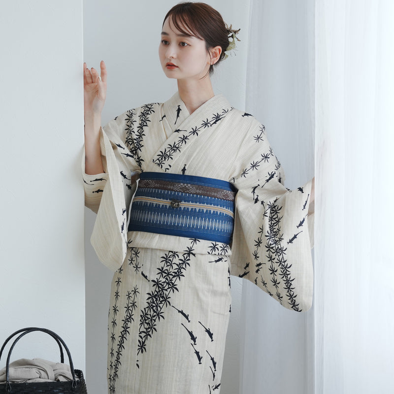 【utatane × 注染工房 浴衣3点セット（ゆかた・帯・下駄）先染めベージュに黒の水草めだか】フリーサイズ  日本製 小幅生地使用 特選シリーズ 注染 本染め  手縫い併用国内縫製 奈良の職人さんの手染め （5010264711）