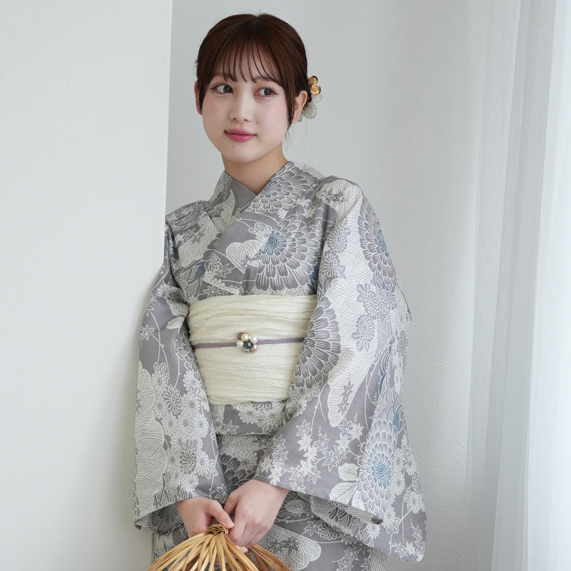 【ひよこ商店 高級変わり織 浴衣3点セット ( ゆかた・帯・下駄 )銀灰色に菊爛漫】 フリーサイズ 国産生地 国内染色 コットン100％ 昭和レトロなくすみカラー（5010265711）