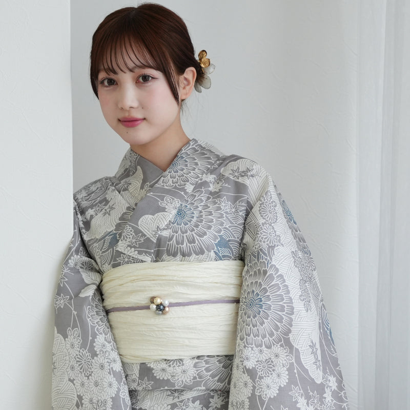 【ひよこ商店 高級変わり織 浴衣3点セット ( ゆかた・帯・下駄 )銀灰色に菊爛漫】 フリーサイズ 国産生地 国内染色 コットン100％ 昭和レトロなくすみカラー（5010265711）