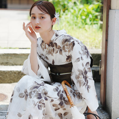 【utatane×Acka.  浴衣3点セット ( ゆかた・帯・下駄 ) 山茶花 white（lame）】Acka. (@acka_official)オリジナル 限定 コラボ  フリーサイズ 国産生地 国内染色　（5010266211）