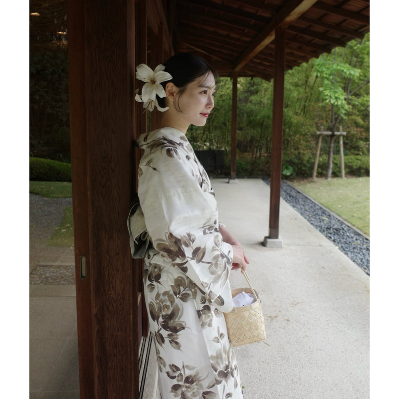 【utatane×Acka.  浴衣3点セット ( ゆかた・帯・下駄 ) 山茶花 white（lame）】Acka. (@acka_official)オリジナル 限定 コラボ  フリーサイズ 国産生地 国内染色　（5010266211）