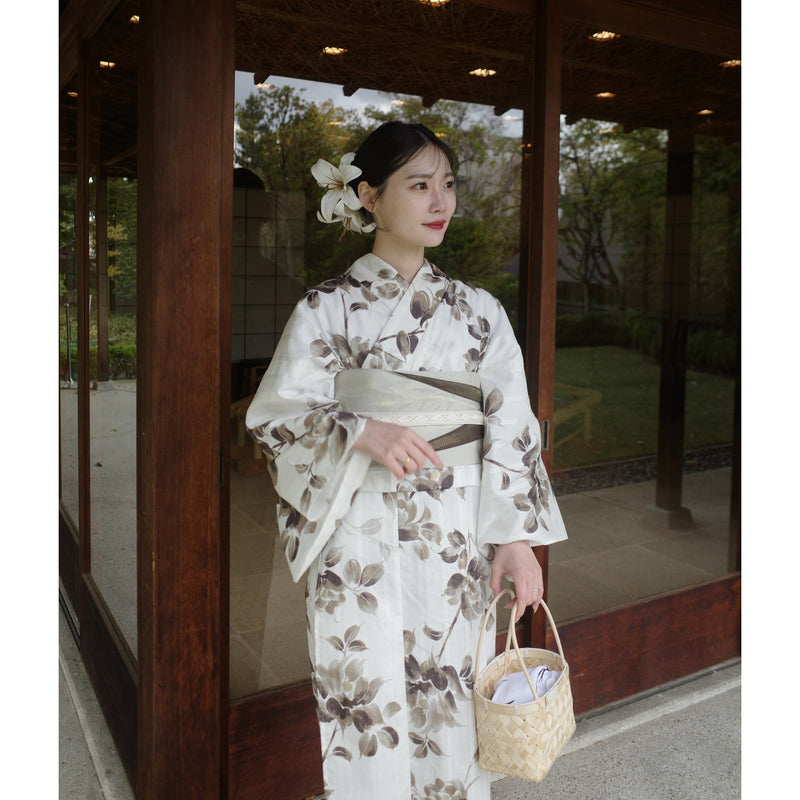 【utatane×Acka.  浴衣3点セット ( ゆかた・帯・下駄 ) 山茶花 white（lame）】Acka. (@acka_official)オリジナル 限定 コラボ  フリーサイズ 国産生地 国内染色　（5010266211）