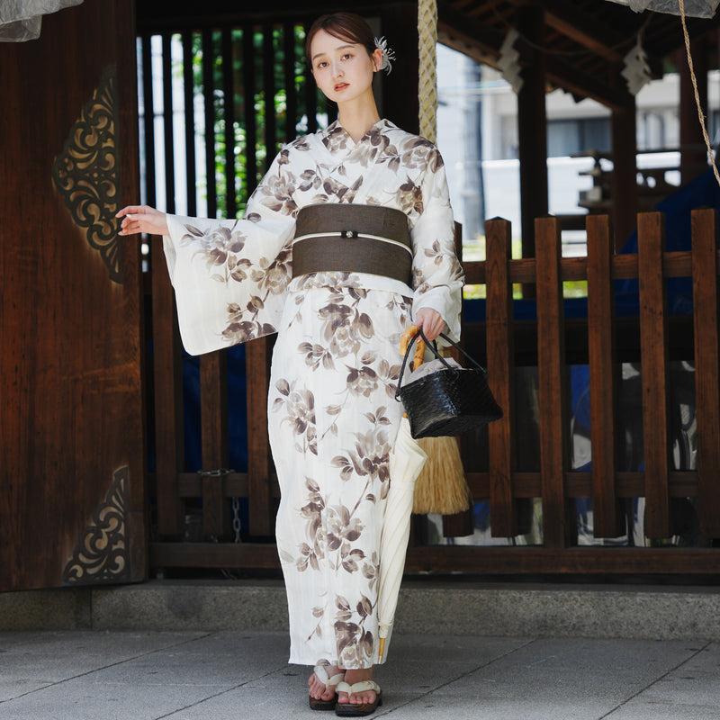 【utatane×Acka.  浴衣3点セット ( ゆかた・帯・下駄 ) 山茶花 white（lame）】Acka. (@acka_official)オリジナル 限定 コラボ  フリーサイズ 国産生地 国内染色　（5010266211）