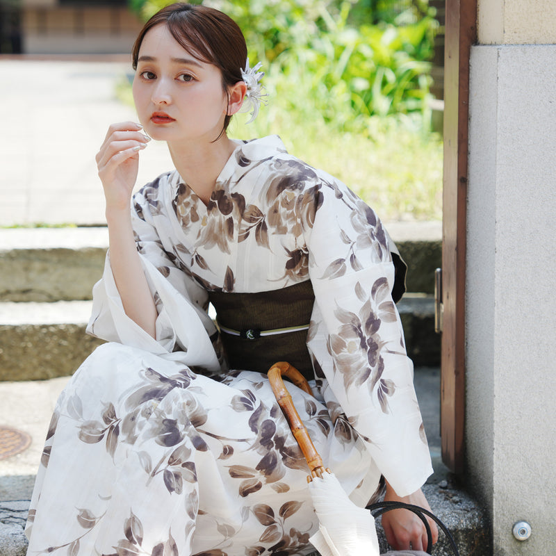 【utatane×Acka.  浴衣3点セット ( ゆかた・帯・下駄 ) 山茶花 white（lame）】Acka. (@acka_official)オリジナル 限定 コラボ  フリーサイズ 国産生地 国内染色　（5010266211）