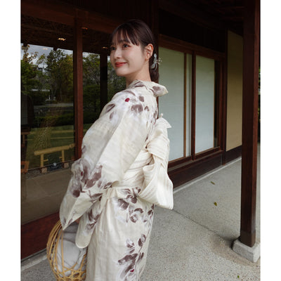 【utatane×Acka.  浴衣3点セット ( ゆかた・帯・下駄 ) 山茶花 beige】Acka. (@acka_official)オリジナル 限定 コラボ  フリーサイズ 国産生地 国内染色　（5010266411）