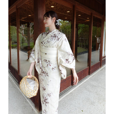 【utatane×Acka.  浴衣3点セット ( ゆかた・帯・下駄 ) 山茶花 beige】Acka. (@acka_official)オリジナル 限定 コラボ  フリーサイズ 国産生地 国内染色　（5010266411）