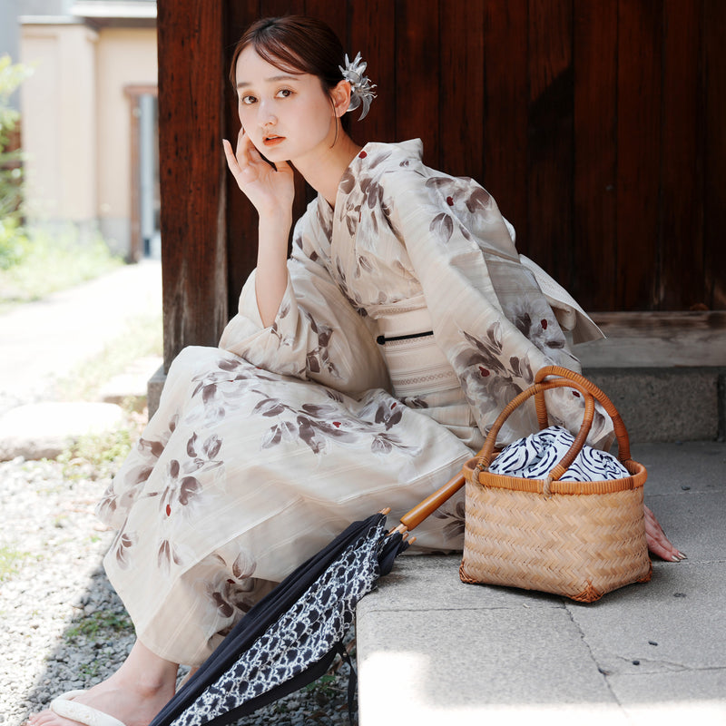 【utatane×Acka.  浴衣3点セット ( ゆかた・帯・下駄 ) 山茶花 beige】Acka. (@acka_official)オリジナル 限定 コラボ  フリーサイズ 国産生地 国内染色　（5010266411）