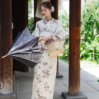【utatane×Acka.  浴衣3点セット ( ゆかた・帯・下駄 ) 山茶花 beige】Acka. (@acka_official)オリジナル 限定 コラボ  フリーサイズ 国産生地 国内染色　（5010266411）