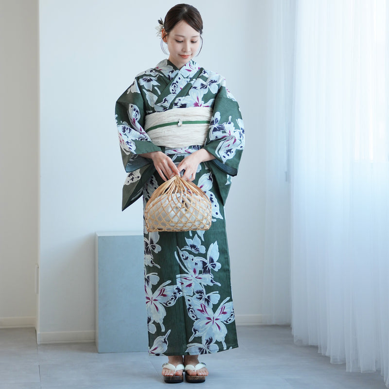 【utatane 高級変わり織 浴衣3点セット ( ゆかた・帯・下駄 ) 灰緑に揚羽】 Sサイズ（150-160cm） 国産生地 国内染色　個性派きもの（5011266711）