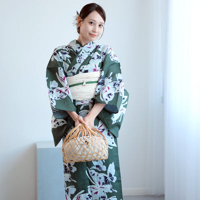【utatane 高級変わり織 浴衣3点セット ( ゆかた・帯・下駄 ) 灰緑に揚羽】 Sサイズ（150-160cm） 国産生地 国内染色　個性派きもの（5011266711）