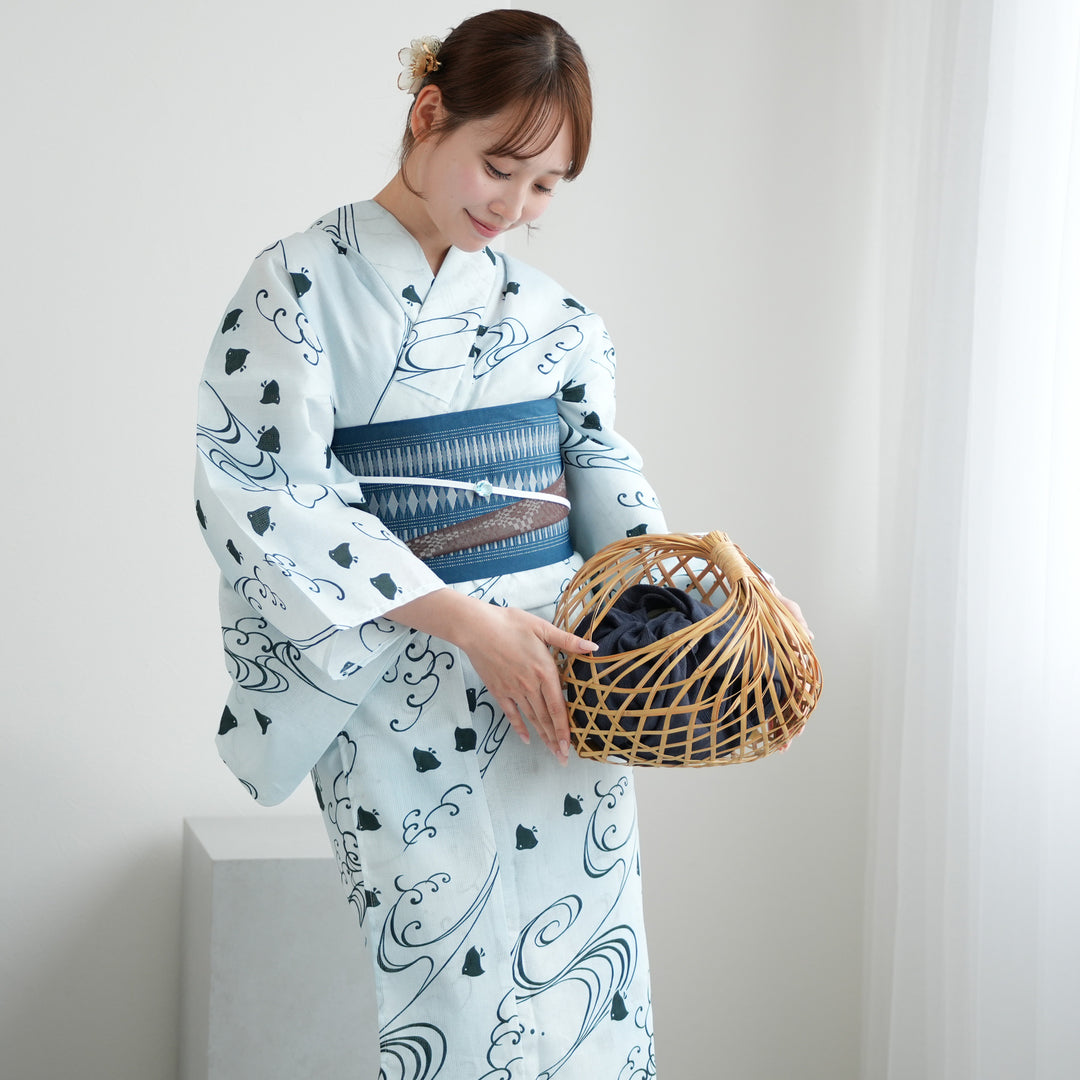 【６】浴衣セット◆浴衣・作り帯・桐下駄◆ウタタネ 水色◆新品未使用 キッズ浴衣3点セット utatane 水色と青磁色の牡丹（浴衣