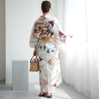 【utatane 高級変わり織 浴衣3点セット ( ゆかた・帯・下駄 ) クリームに露芝紋の古典花】 3Lサイズ（ヒップ約130cm位まで対応） 国産生地 国内染色　昭和初期アンティーク復刻版（5013269011）
