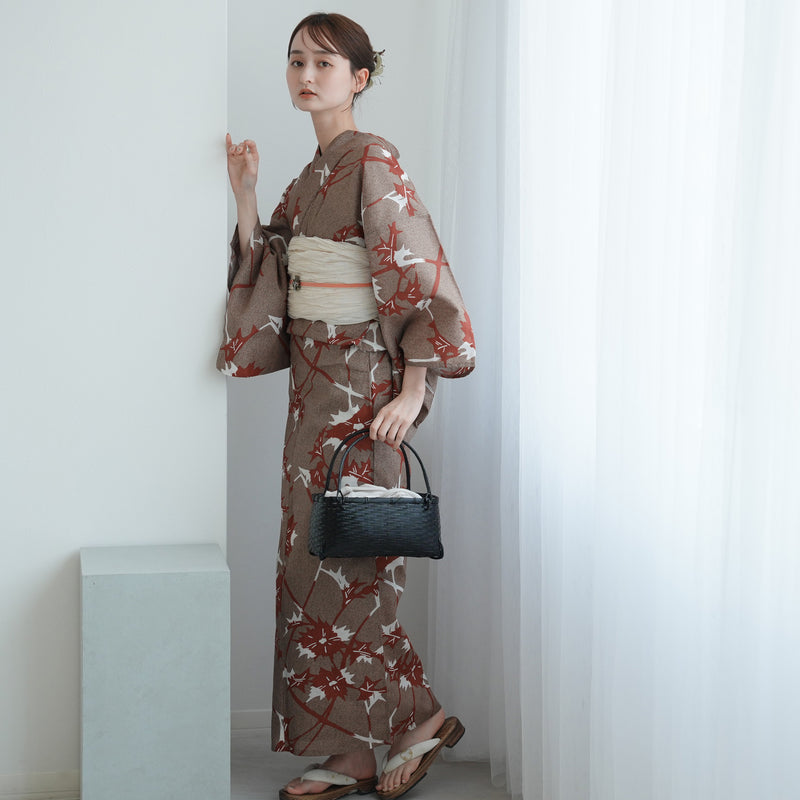 【utatane 高級変わり織 浴衣3点セット ( ゆかた・帯・下駄 ) ココアと赤茶のあざみ砂嵐】Sサイズ（150-160cm） 国産生地 国内染色　昭和初期アンティーク復刻版（5011269211）
