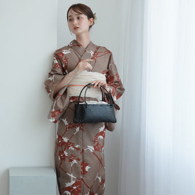 【utatane 高級変わり織 浴衣3点セット ( ゆかた・帯・下駄 ) ココアと赤茶のあざみ砂嵐】Sサイズ（150-160cm） 国産生地 国内染色　昭和初期アンティーク復刻版（5011269211）