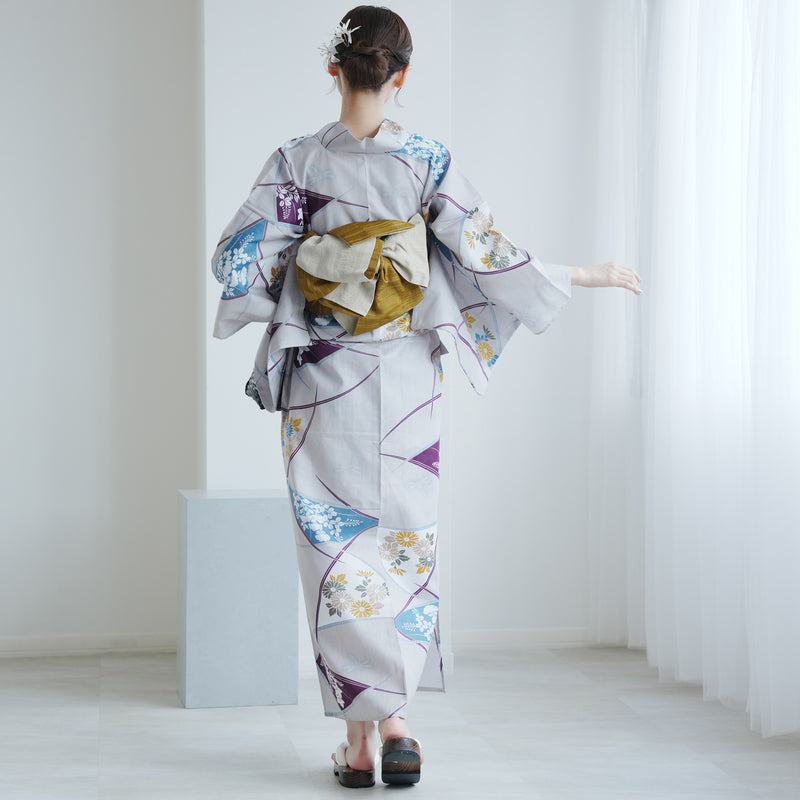 【utatane 高級変わり織 浴衣3点セット ( ゆかた・帯・下駄 ) グレーに露芝紋の古典花】 フリーサイズ 国産生地 国内染色　昭和初期アンティーク復刻版（5010269411）