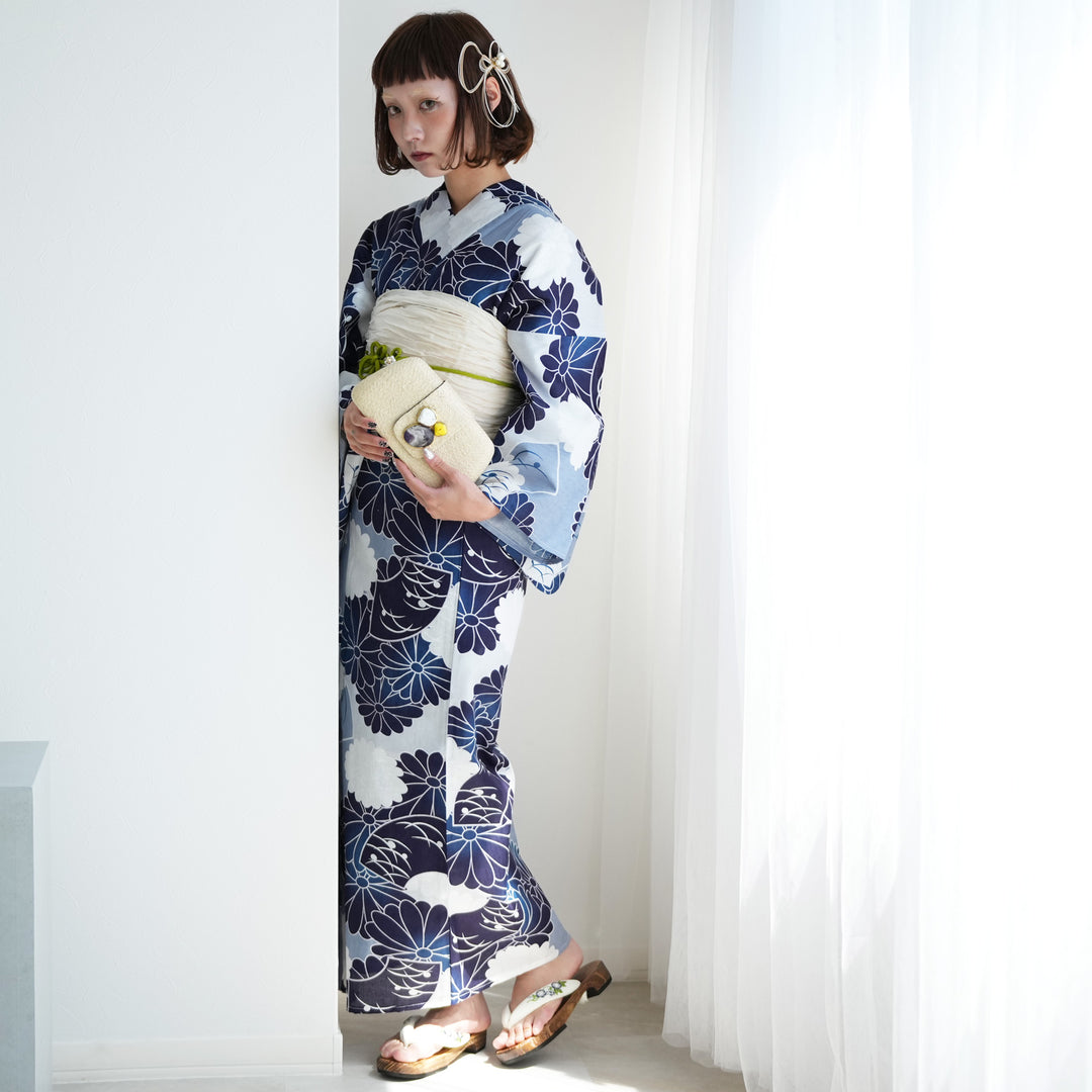 小粋【浴衣2点セット】新品❗️牡丹・菊　黒色 小粋【浴衣2点セット】新品❗️牡丹・菊 黒色