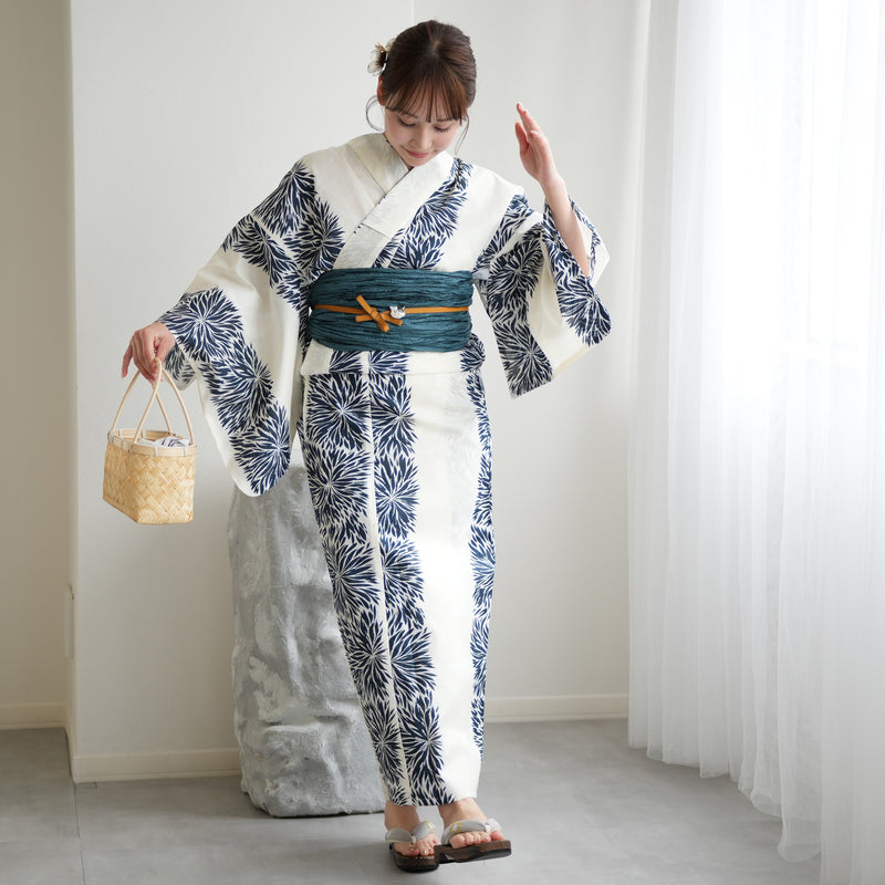 【ニコアンティーク 高級変わり織 浴衣3点セット ( ゆかた・帯・下駄 )クリーム麻の葉と鉄紺よろけ菊】 Sサイズ（150-160cm） 国産生地 国内染色　個性派きもの（5011271611）