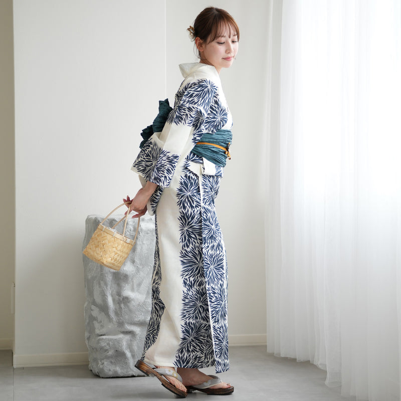 【ニコアンティーク 高級変わり織 浴衣3点セット ( ゆかた・帯・下駄 )クリーム麻の葉と鉄紺よろけ菊】 Sサイズ（150-160cm） 国産生地 国内染色　個性派きもの（5011271611）