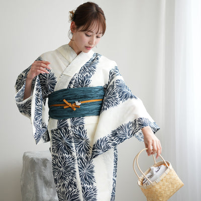 【ニコアンティーク 高級変わり織 浴衣3点セット ( ゆかた・帯・下駄 )クリーム麻の葉と鉄紺よろけ菊】 Sサイズ（150-160cm） 国産生地 国内染色　個性派きもの（5011271611）