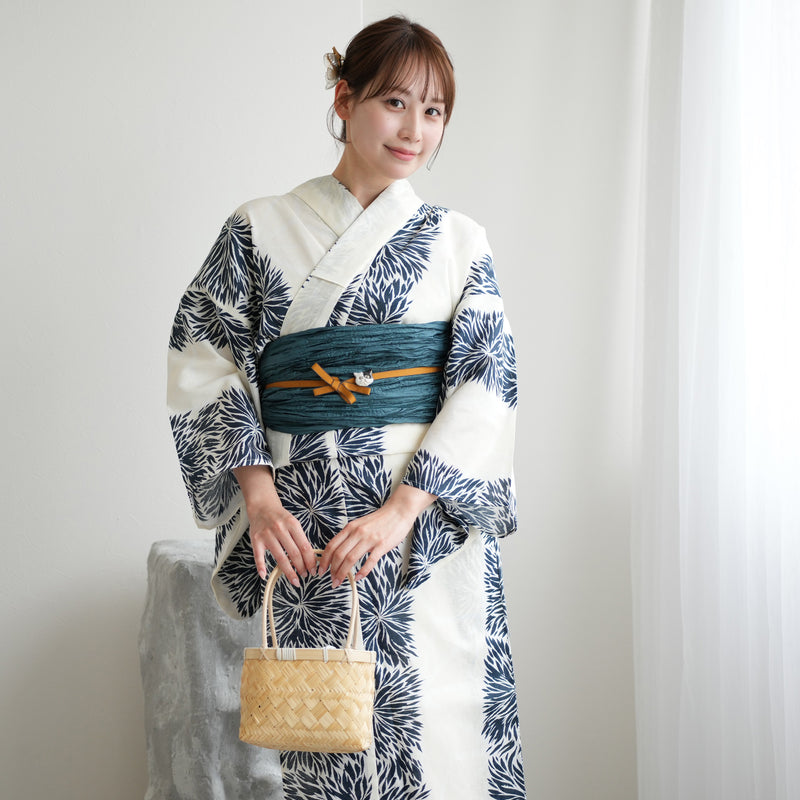【ニコアンティーク 高級変わり織 浴衣3点セット ( ゆかた・帯・下駄 )クリーム麻の葉と鉄紺よろけ菊】 Sサイズ（150-160cm） 国産生地 国内染色　個性派きもの（5011271611）