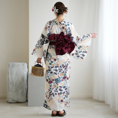 【utatane 高級変わり織 浴衣3点セット ( ゆかた・帯・下駄 ) きなりにえんじとからしの花輪】 Sサイズ（150-160cm） 国産生地 国内染色　昭和初期アンティーク復刻版（5011272211）