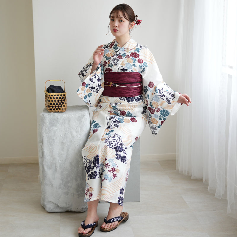 【utatane 高級変わり織 浴衣3点セット ( ゆかた・帯・下駄 ) きなりにえんじとからしの花輪】 Sサイズ（150-160cm） 国産生地 国内染色　昭和初期アンティーク復刻版（5011272211）
