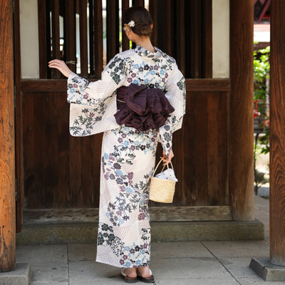 【utatane 高級変わり織 浴衣3点セット ( ゆかた・帯・下駄 ) グレイッシュに薄紫と緑の花輪】 3Lサイズ（ヒップ約130cm位まで対応） 国産生地 国内染色　昭和初期アンティーク復刻版（5013272611）
