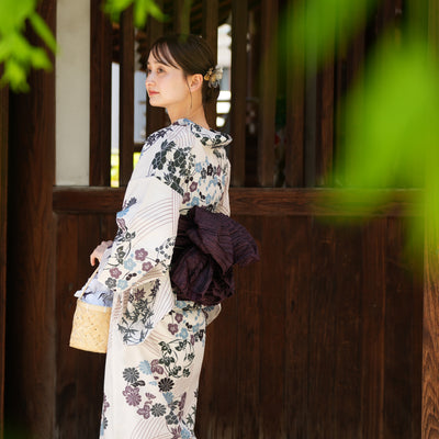 【utatane 高級変わり織 浴衣3点セット ( ゆかた・帯・下駄 ) グレイッシュに薄紫と緑の花輪】 3Lサイズ（ヒップ約130cm位まで対応） 国産生地 国内染色　昭和初期アンティーク復刻版（5013272611）