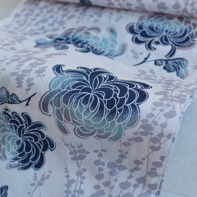 【utatane 高級変わり織 浴衣3点セット ( ゆかた・帯・下駄 ) うたかたの紺ぼかし乱菊】 フリーサイズ 国産生地 国内染色　昭和初期アンティーク復刻版（5010272711）